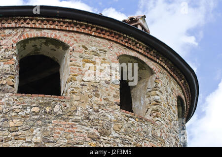 Château de Agazzano. Emilia-Romagna. L'Italie. Banque D'Images