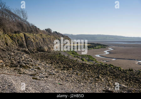 Vue sur la baie de Morecambe de Far Arnside, Cumbria, Angleterre. Banque D'Images