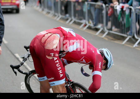 Reto Hollenstein de Team Katusha Alpecin affiche ses blessures après la première étape du Tour de Yorkshire entre Bridlington à Scarborough. Banque D'Images