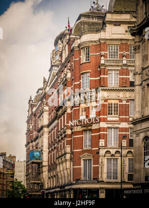 Grand magasin Harvey Nichols, Knightsbridge, London, UK. Banque D'Images