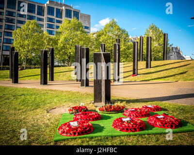 New Zealand War Memorial Stand 'Southern', Hyde Park Corner, London. Dévoilé en 2006. Conçu par l'architecte Jean Hardwick-Smith et sculpteur Paul Dib Banque D'Images