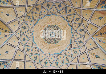 Détails de plafond de la mosquée Masjed-e Agha Bozorg, Kashan, Iran Banque D'Images