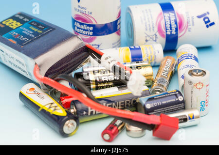 Variété de batteries, studio shot. Banque D'Images