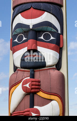 USA, l'État de Washington, de Jamestown. Art Totem (PR) comme crédit : Don Paulson / Jaynes Gallery / DanitaDelimont.com Banque D'Images