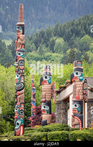 USA, l'État de Washington, de Jamestown. Art Totem (PR) comme crédit : Don Paulson / Jaynes Gallery / DanitaDelimont.com Banque D'Images