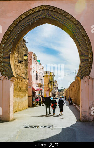 Porte, entrée de la vieille ville. Meknès, Maroc, Afrique du Nord Banque D'Images