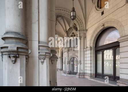 Budapest, Andrassy ut, Wohnhaus des Eisenbahn-Pensionsfonds, Ödön Lechner Banque D'Images