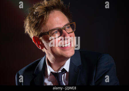 Moscou, Russie. 27th avril 2017. Au premier film "Guardians of the Galaxy vol. 2" au cinéma KARO 11 Oktyabr sur scène le réalisateur américain James Gunn. Banque D'Images