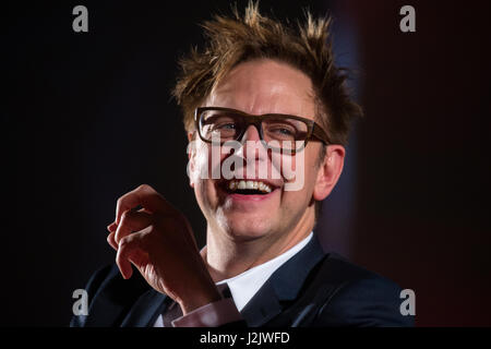 Moscou, Russie. 27th avril 2017. Au premier film "Guardians of the Galaxy vol. 2" au cinéma KARO 11 Oktyabr sur scène le réalisateur américain James Gunn. Banque D'Images