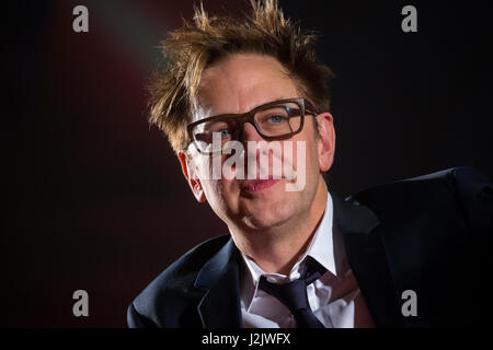 Moscou, Russie. 27th avril 2017. Au premier film "Guardians of the Galaxy vol. 2" au cinéma KARO 11 Oktyabr sur scène le réalisateur américain James Gunn. Banque D'Images