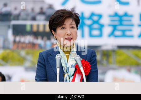 Tokyo, Japon. 29 avril, 2017. Gouverneur de Tokyo, Yuriko Koike fait un discours lors d'un jour peut-événement à Yoyogi Park le 29 avril 2017, Tokyo, Japon. Le premier mai a été organisée par la Confédération des syndicats japonais. 24 mai (1er mai) est une journée internationale pour les travailleurs qui a été célébrée pour la première fois au Japon en 1936. Credit : Rodrigo Reyes Marin/AFLO/Alamy Live News Banque D'Images