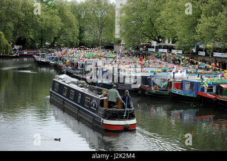 Londres, Royaume-Uni. Apr 29, 2017. IWA Canalway Cavalcade est Londres, le plus grand festival des voies navigables les plus brillants et les meilleurs. Cette voie navigable unique voile rassemblement est organisé par les bénévoles de l'IWA, et a eu lieu à la petite Venise depuis 1983. Tenue au cours de la Banque mondiale mai week-end de vacances. 29 Avril 2017 Crédit : MARTIN DALTON/Alamy Live News Banque D'Images