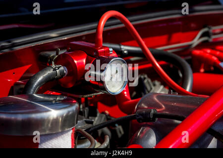 Eastbourne, Sussex, Royaume-Uni. 29 avril, 2017. Les membres de club de voiture à partir de 40 organisations afficher près de 600 véhicules vintage et classique à la magnifique événement Eastbourne Moteurs Crédit : Alan Fraser/Alamy Live News Banque D'Images