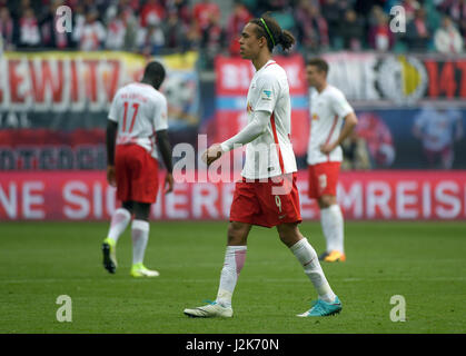 Leipzig, Allemagne. Apr 29, 2017. Yussuf Leipzig Poulsen (M) réagit sur la 0-0 dessiner après la Bundesliga match de foot entre RB Leipzig et FC Ingolstadt 04 au Red Bull Arena à Leipzig, Allemagne, 29 avril 2017. (CONDITIONS D'EMBARGO - ATTENTION : En raison de la lignes directrices d'accréditation, le LDF n'autorise la publication et l'utilisation de jusqu'à 15 photos par correspondance sur internet et dans les médias en ligne pendant le match.) Photo : Hendrik Schmidt/dpa-Zentralbild/dpa/Alamy Live News Banque D'Images