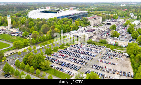 Leipzig, Allemagne. Apr 29, 2017. La Red Bull Arena et la zone autour du stade prise par un drone pendant le match entre RB Leipzig et FC Ingolstadt à Leipzig, Allemagne, 29 avril 2017. Photo : Jan Woitas/dpa-Zentralbild/dpa/Alamy Live News Banque D'Images