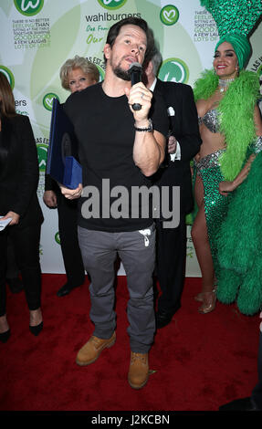 Grande ouverture de Wahlburgers au Grand Bazar des boutiques au Bally's Las Vegas En vedette : Mark Wahlberg Où : Las Vegas, Nevada, United States Quand : 28 Mars 2017 Banque D'Images