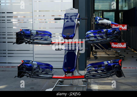 Toro Rosso ailes avant de s'afficher dans la voie des stands GP de Melbourne Banque D'Images