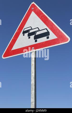 German road sign : files d'attente de trafic susceptibles Banque D'Images