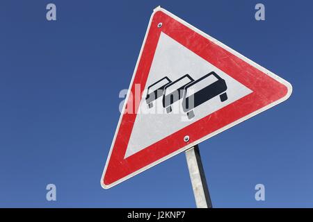 German road sign : files d'attente de trafic susceptibles Banque D'Images