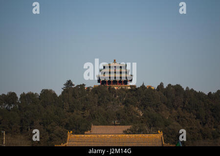 Parc Jingshan Temple sur Hill vu de la Cité Interdite, Pékin, Chine Banque D'Images