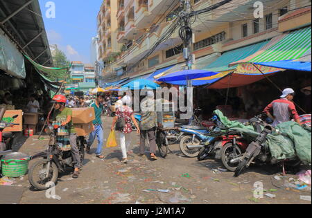 Le marché Binh Tay visite les gens dans le quartier chinois à Ho Chi Minh Ville au Vietnam. Banque D'Images