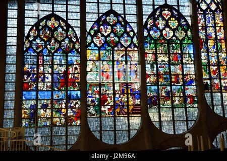 France, Seine Maritime, Rouen, l'église moderne de Sainte Jeanne d'Arc, lieu de conservation du vitrail de l'ancienne église Saint-Vincent détruite en 1944 Banque D'Images