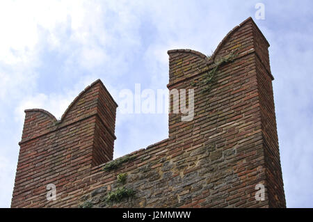 Château de Castell'Arquato. Emilia-Romagna. L'Italie. Banque D'Images