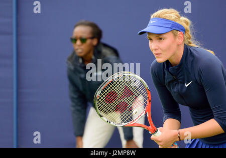 Donna Vekic (Croatie) jouant dans le premier tour de qualification, Aegon International, Eastbourne, 2016. Banque D'Images