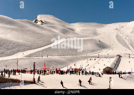 Cirque du Lys, le domaine skiable de la ville thermale de Cauterets, Hautes-Pyrénées, France Banque D'Images