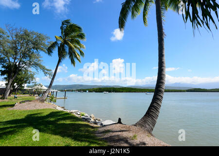 Vue panoramique de Port Douglas, l'extrême nord du Queensland, Australie, Queensland, FNQ Banque D'Images