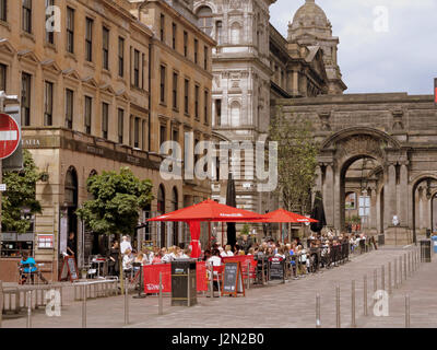 Glasgow Samedi shopping restaurants en plein air tables et chaises Banque D'Images