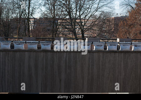 Jardinage urbain sur le toit de Haus der Kulturen der Welt, Berlin, Allemagne. Temporärer / Kunstinstallation HdKdW Stadtgarten, Berlin. Banque D'Images