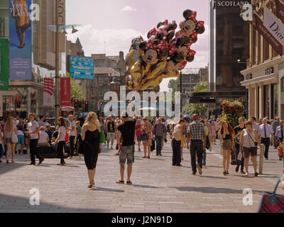 Météo ensoleillée shopping Glasgow Buchanan Street Ville coulisses Banque D'Images