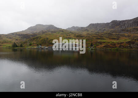 Ffestiniog power station et le tan y grisiau un réservoir de stockage par pompage d'hydroélectricité Banque D'Images