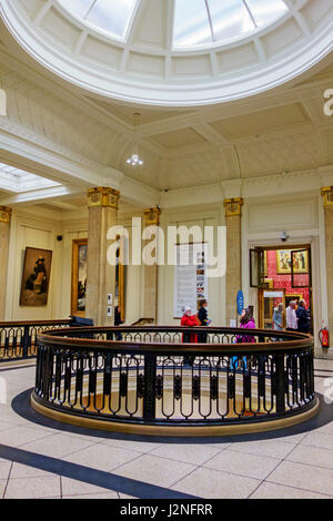 Intérieur de la Walker Art Gallery, Liverpool, Merseyside Banque D'Images