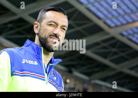 Turin, Italie. Apr 29, 2017. Fabio Quagliarella (US) Sampdoria avant la série d'un match de football entre Torino FC et la Sampdoria au stade olympique Grande Torino le 29 avril 2017 à Turin, Italie. Credit : Massimiliano Ferraro/Alamy Live News Banque D'Images