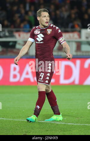 Turin, Italie. Apr 29, 2017. Andrea Belotti (Torino FC) au cours de la série d'un match de football entre Torino FC et la Sampdoria au stade olympique Grande Torino le 29 avril 2017 à Turin, Italie. Credit : Massimiliano Ferraro/Alamy Live News Banque D'Images