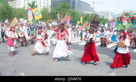 Washington DC, USA. 29 avril, 2017. Les manifestants de participer à la mars climatique. Kirk Treakle/Alamy Live News Banque D'Images