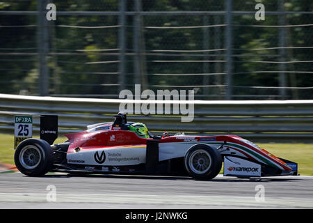 Monza, Italie. Apr 29, 2017. 25 Mick Schumacher (DEU, Prema Powerteam FR, Dallara F317 - Mercedes-Benz), FIA Formula 3 European Championship, ronde 2, Monza (ITA), 28. - 30. Avril 2017 | Conditions de crédit dans le monde entier : dpa/Alamy Live News Banque D'Images