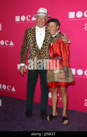 Los Angeles, CA, USA. Apr 29, 2017. 29 avril 2017 - Los Angeles, Californie - Billy Al Bengston et Wendy Al. 2017 MOCA gala tenu au Geffen Contemporary à MOCA. Photo Credit : Crédit : AdMedia AdMedia/ZUMA/Alamy Fil Live News Banque D'Images