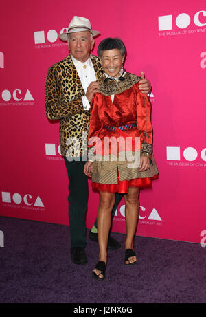 Los Angeles, CA, USA. Apr 29, 2017. 29 avril 2017 - Los Angeles, Californie - Billy Al Bengston et Wendy Al. 2017 MOCA gala tenu au Geffen Contemporary à MOCA. Photo Credit : Crédit : AdMedia AdMedia/ZUMA/Alamy Fil Live News Banque D'Images