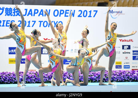 Tokyo, Japon. Apr 30, 2017. Groupe de l'équipe du Japon (JPN) Natation Synchronisée : Le 93e du Championnat de natation synchronisée Japon Ouvrir 2017 Équipe de femmes Programme libre à Tatsumi pool international de Tokyo, Japon . Credit : AFLO SPORT/Alamy Live News Banque D'Images