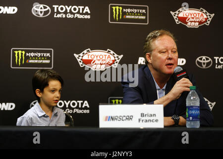 Richmond, Virginia, USA. Apr 30, 2017. 30 avril 2017 - Richmond, Virginie, USA : Brian France, Président-directeur général de la NASCAR parle avec les médias avant la propriétaires Toyota 400 au Richmond International Speedway à Richmond, en Virginie. Crédit : Chris Owens Asp Inc/ASP/ZUMA/Alamy Fil Live News Banque D'Images