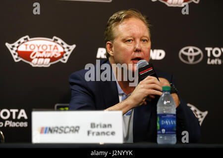 Richmond, Virginia, USA. Apr 30, 2017. 30 avril 2017 - Richmond, Virginie, USA : Brian France, Président-directeur général de la NASCAR parle avec les médias avant la propriétaires Toyota 400 au Richmond International Speedway à Richmond, en Virginie. Crédit : Chris Owens Asp Inc/ASP/ZUMA/Alamy Fil Live News Banque D'Images