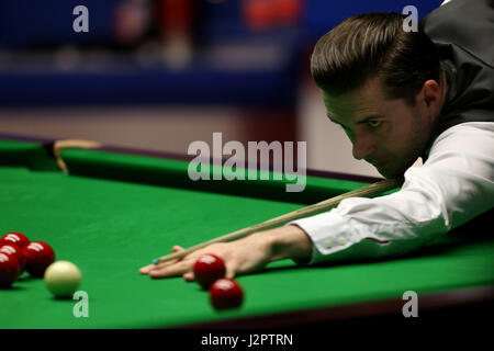 Mark Selby pendant seize jours des Championnats du monde de snooker Betfred à The Crucible Theatre, Sheffield. Banque D'Images