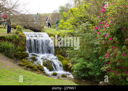 Maison Littelbredy Bridehead, Dorset, UK - la cascade dans les jardins, avec en série TV Broadchurch Banque D'Images