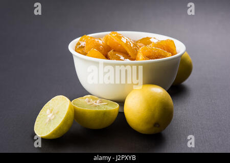 Indian nimbu pickle citron ou achar ka / loncha en hindi Banque D'Images