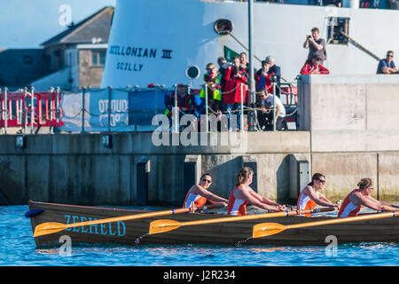 L'Assemblée mondiale des îles Scilly gig pilotes championnats, avril, 2017 Banque D'Images