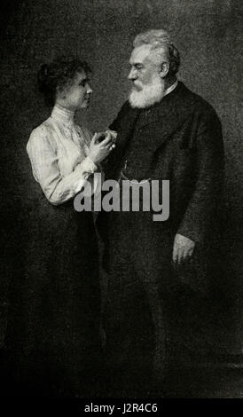 Helen Keller avec le professeur Alexander Graham Bell, vers 1905 Banque D'Images