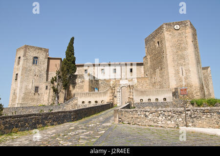 Château de Melfi. La Basilicate. L'Italie. Banque D'Images